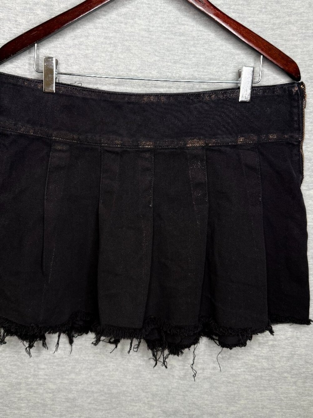 One Teaspoon Size 32 Black Denim Bronze Metallic Mini Skirt Frayed Hem Pleated